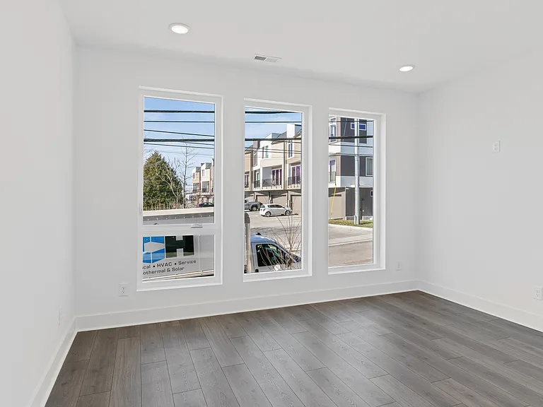 1729 Simpkins St — Photo 25
