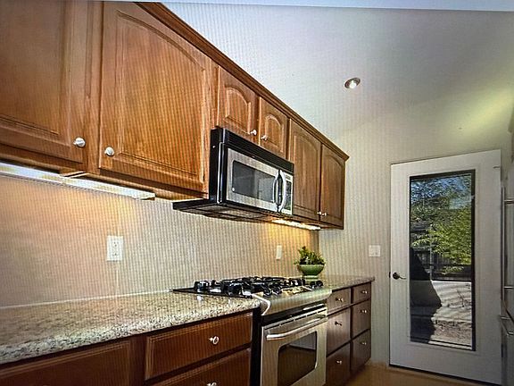 5th image of 559 Jordan Rd APT 4