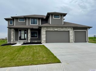 12722 Glenn St, Papillion, NE 68046