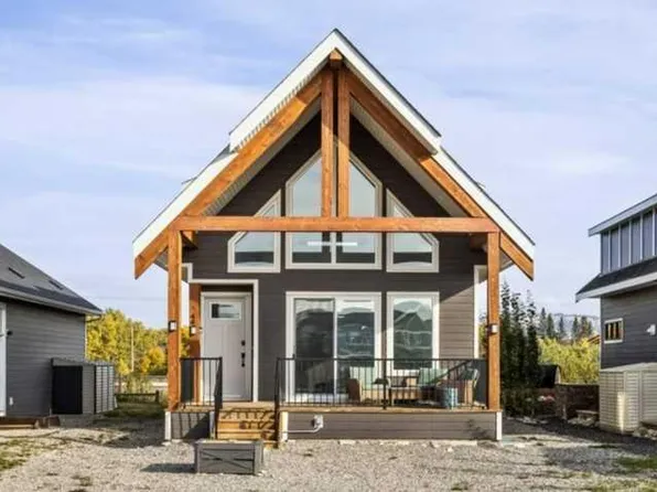 44 Cottageclub Dr, Rocky View County, AB T0L 1N0