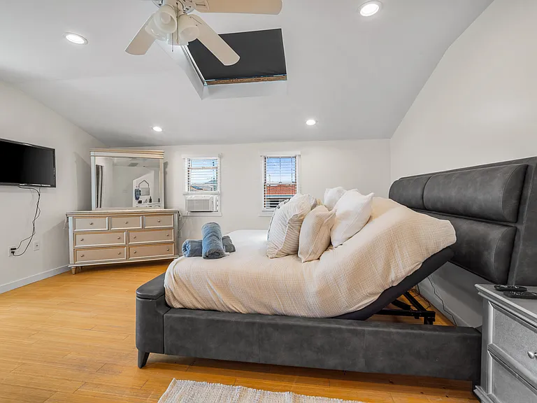 1059 Asbury Ave #1 — Photo 13