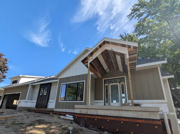 2894 Waubesa Ave, Madison, WI 53711