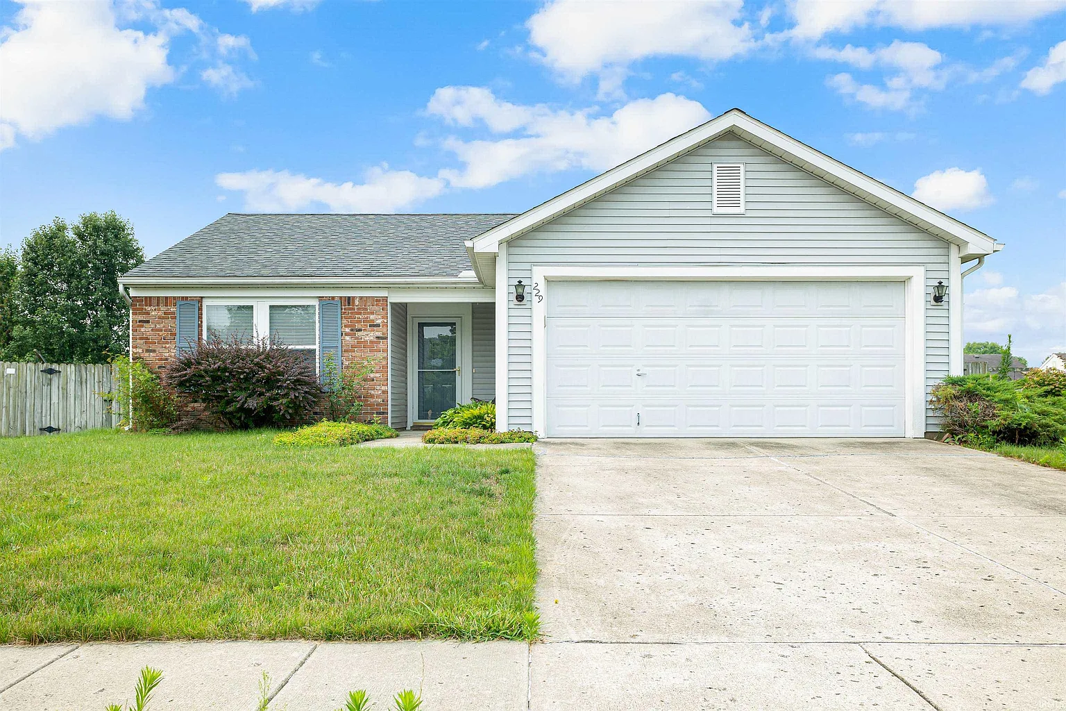 229 Ingram Dr photo 1