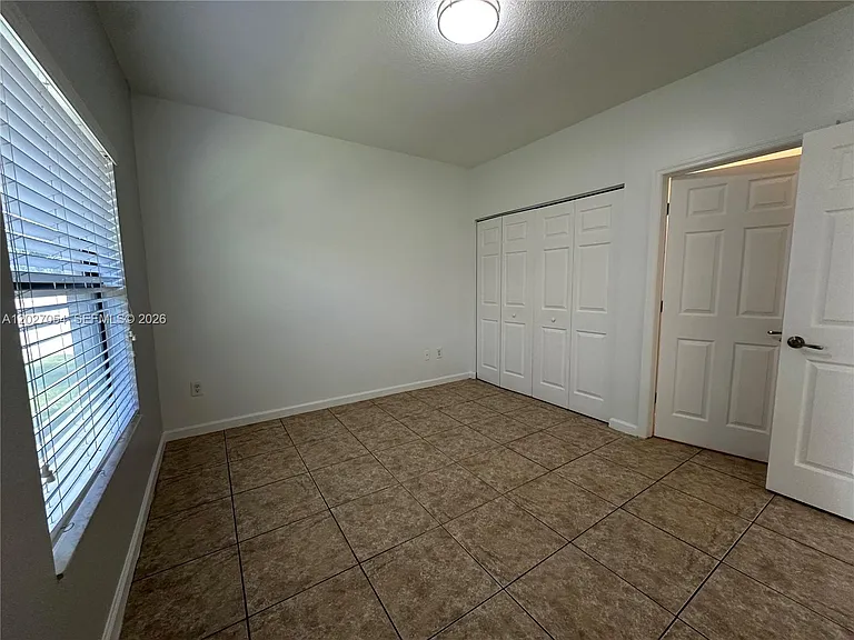 1035 NE 10th Ave #1 — Photo 21