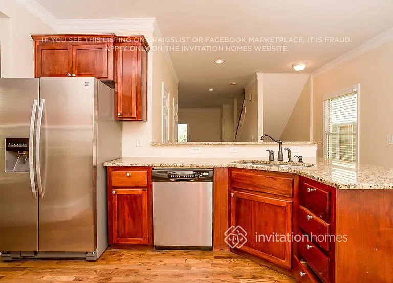 712 Connally St SE — Photo 7