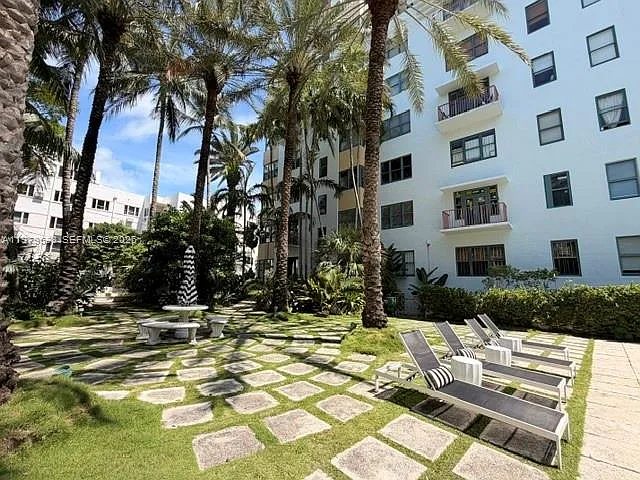 2445 Lake Pancoast Dr #7 — Photo 31