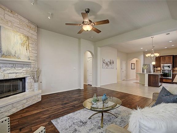 2nd image of 192 Catalina Ln
