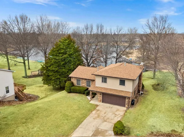 2118 Highwood Ave, Pekin, IL 61554
