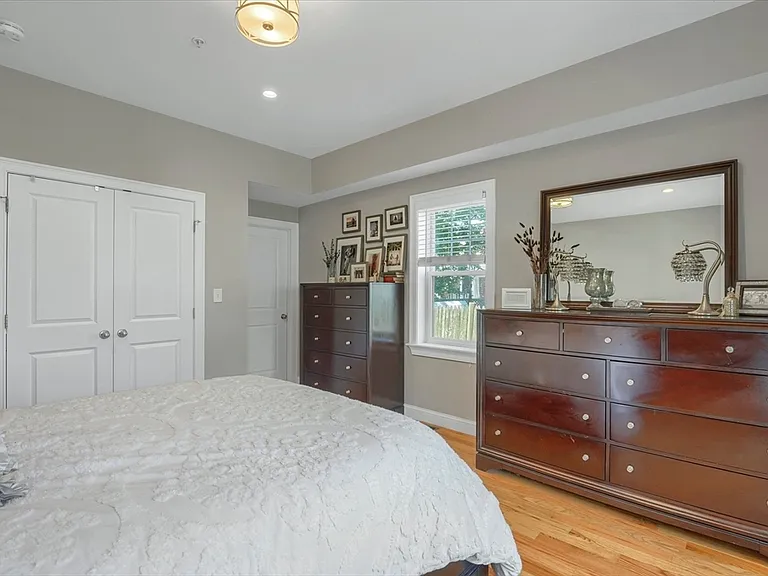 46 Port Norfolk St #1 — Photo 18