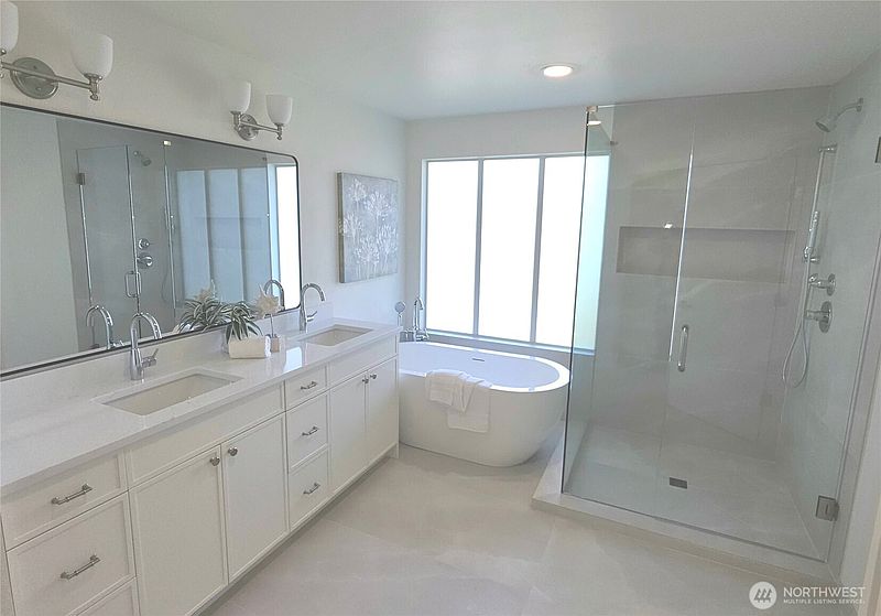 4th image of 24422 SE 46th Court