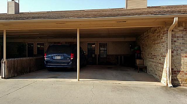589880