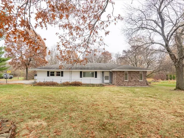 14509 Twin Grove Rd, Bloomington, IL 61705