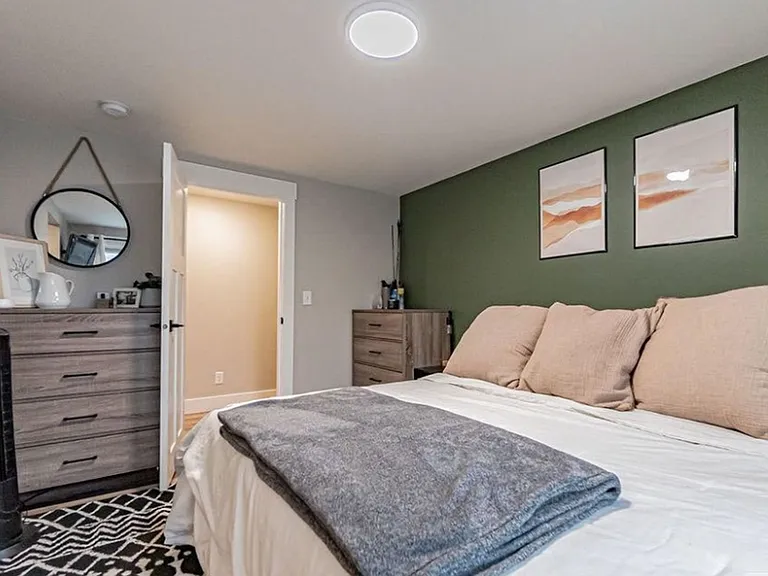 310 S 5 W — Photo 18