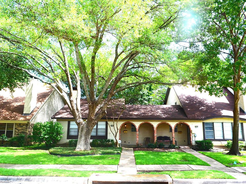 1st image of 4810 Redwood Dr