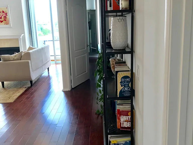 8349 Blackburn Ave #302 — Photo 185