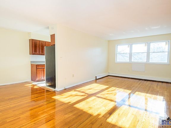 2nd image of 430 Park Ave #2BR