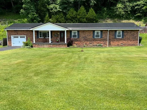 149 Deeds Dr, Beaver, WV 25813