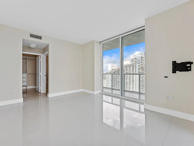 1900 N Bayshore Dr #3702 — Photo 9