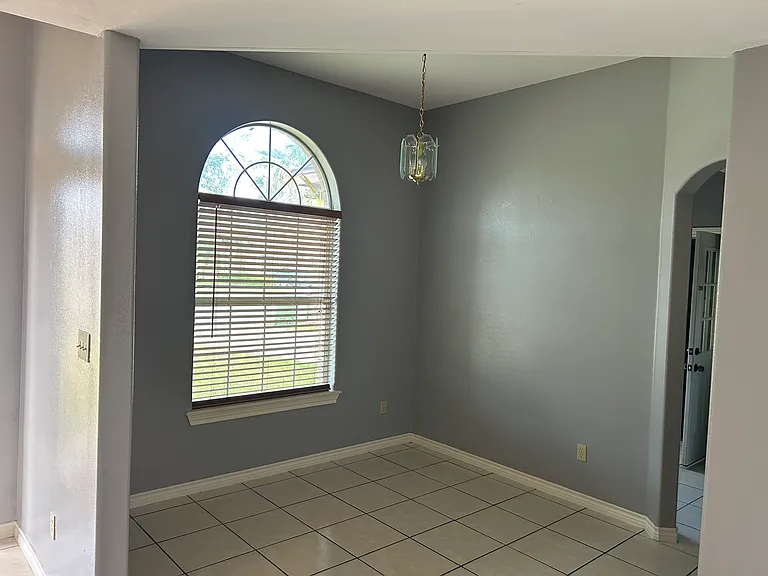 4033 Diego Ln — Photo 13
