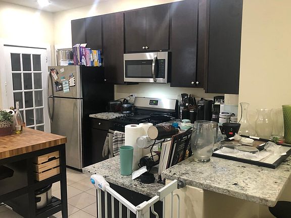 2nd image of 2736 N Wilton Ave #1