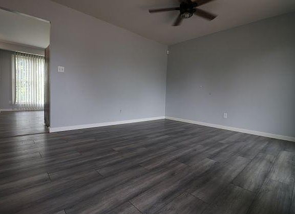 2nd image of 1424 Hale Dr