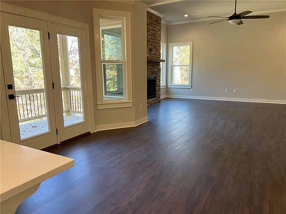 2nd image of 6 Rockhill Ln