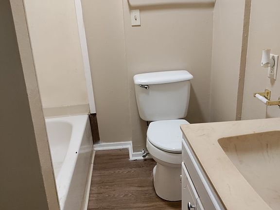3rd image of 603 Bolivar St APT C