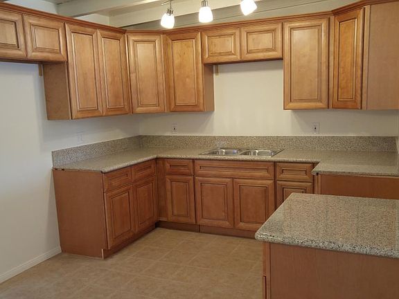 3rd image of 1011 Mohave Dr
