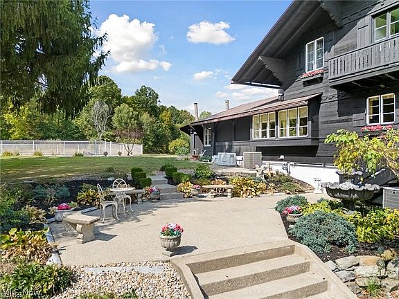 4th image of 550 Warner Rd SE