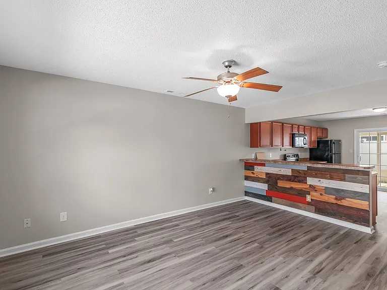 1004 Banister Loop — Photo 7