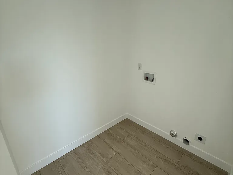 10214 Omelveny Ave #10212 — Photo 6