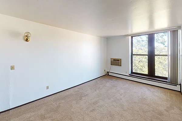 2495 N. Oakland Ave — Photo 23
