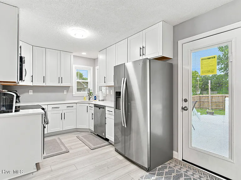 7228 Quail Woods Rd — Photo 3