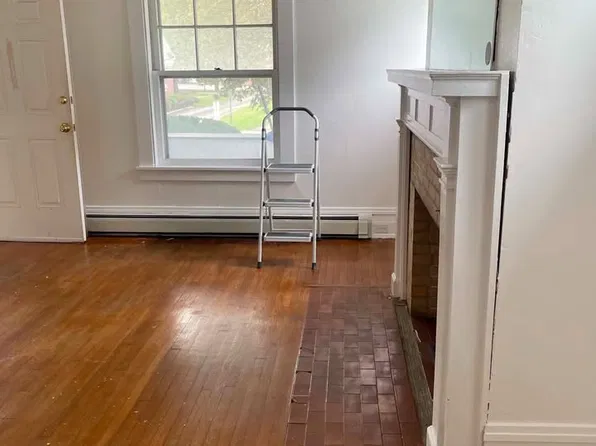 17 White St, Fredonia, NY