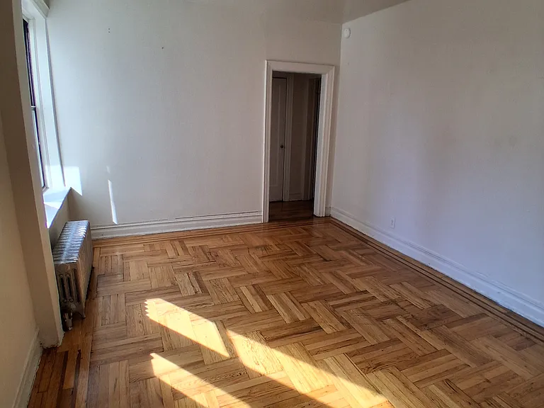 438 52nd St #B10 — Photo 10