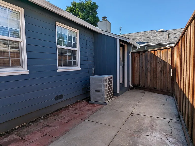 388 Laswell Ave — Photo 9