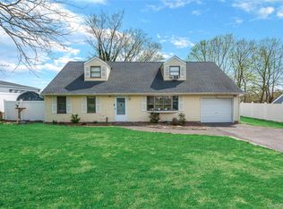 112 Rosemont Avenue, Farmingville, NY 11738