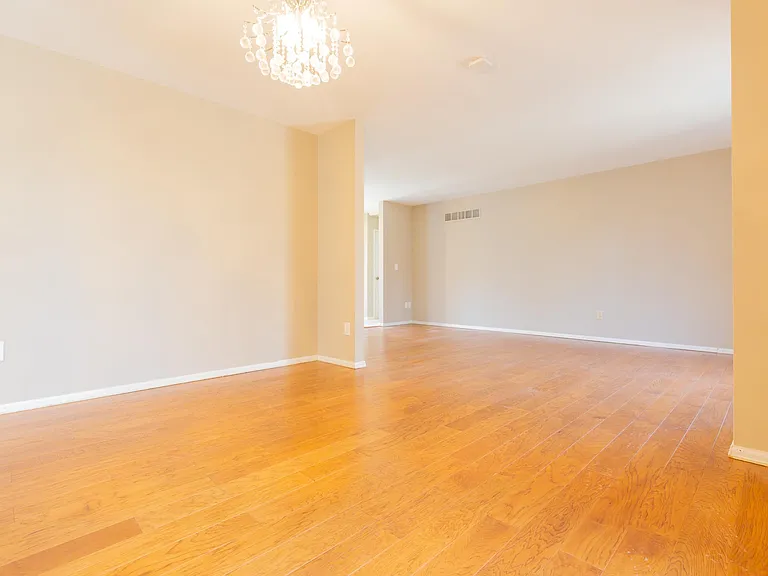 15222 Kempwood Dr — Photo 6