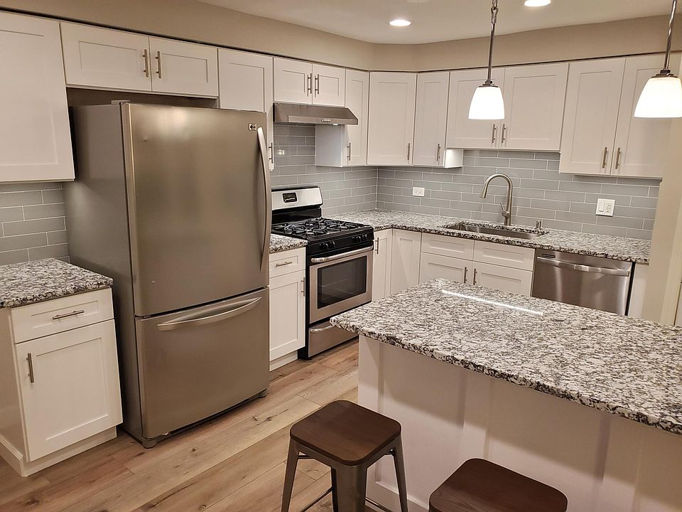 1st image of 8427 W Bryn Mawr Ave APT 2NE