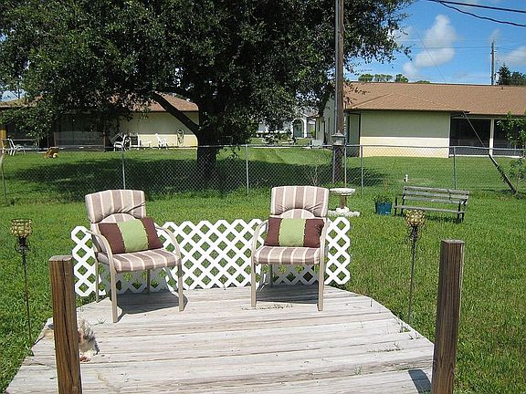 Small Back Yard Deck