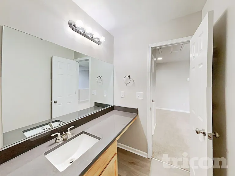 713 Southridge Dr — Photo 18
