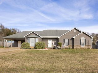 27 Whippoorwill Ln, Fort Mitchell, AL 36856