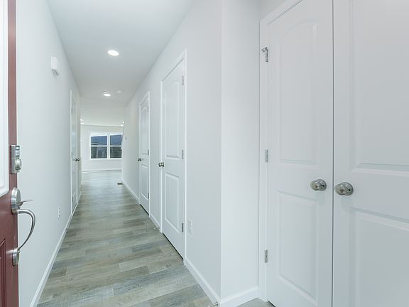 Steadfield-SCTH102-Foyer-1