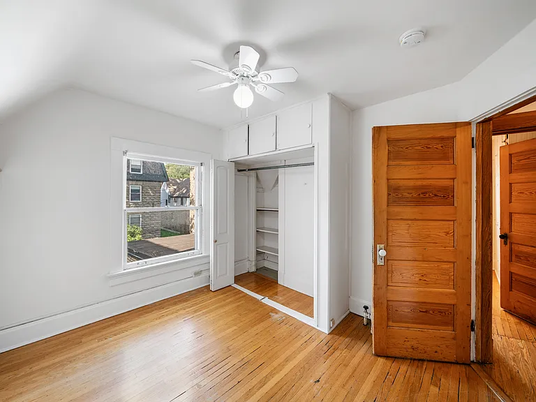 831 Hamlin St — Photo 24