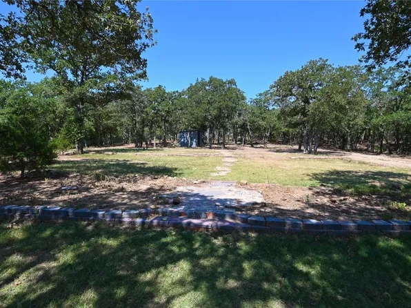 614 Hanging Tree Rd, Bowie, TX 76230