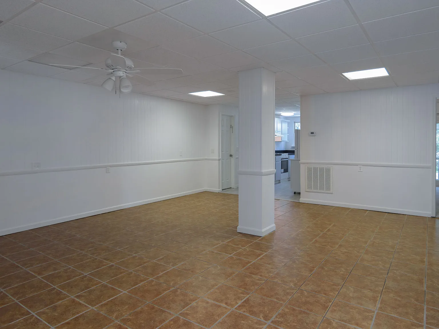 2 bed, 1000 sqft, $1,800 — Photo 4