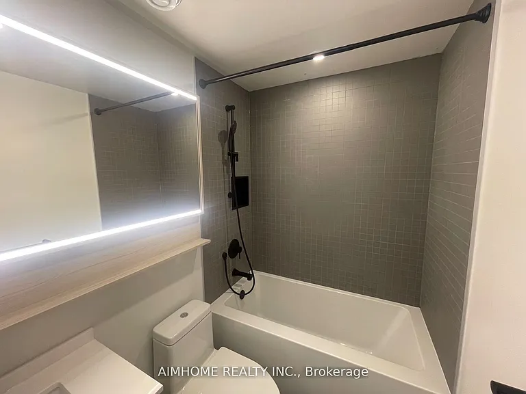 425 Front St E #814 — Photo 6