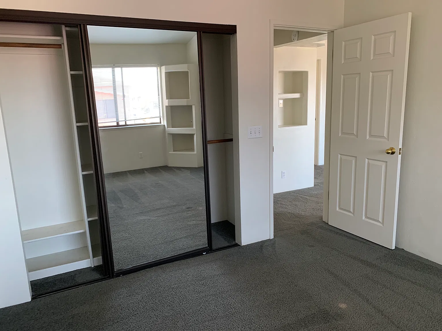 2 bed, 850 sqft, $3,195 — Photo 4