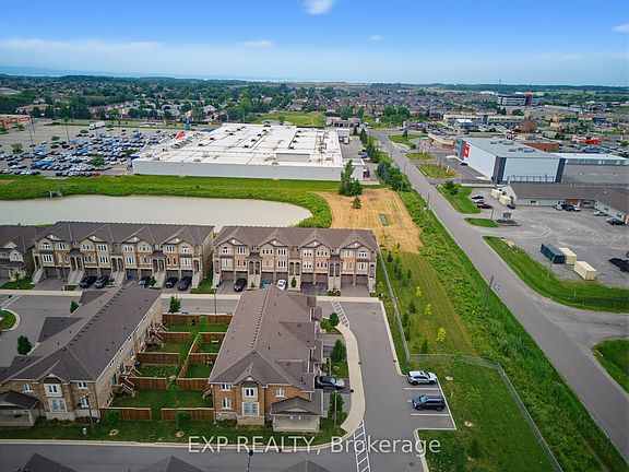 3rd image of 74 Laguna Village Cres