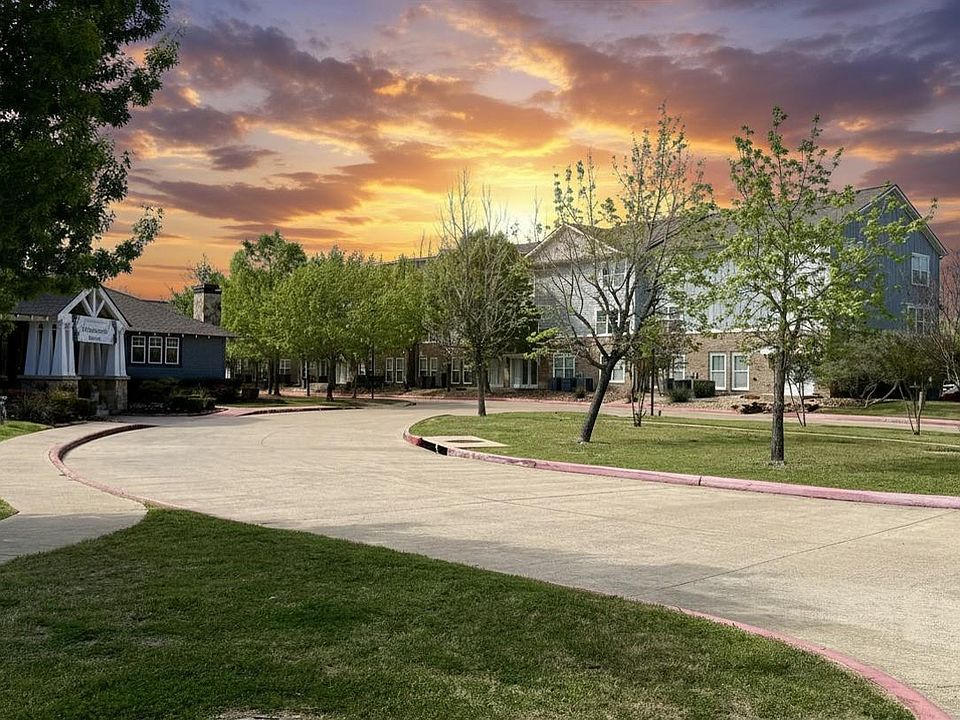 1st image of 1725 Harvey Mitchell Pkwy S APT 1925